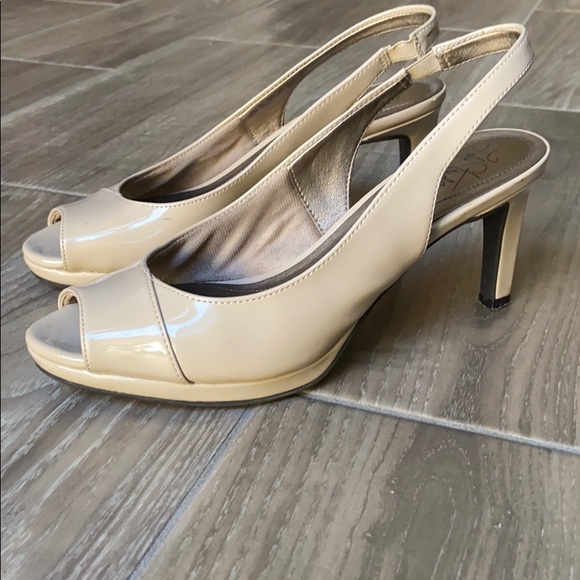 Nude Peep-Toe Heels - Picture 1 of 6